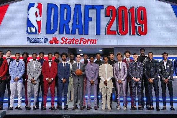 【直播吧評選】3月2日NBA最佳球員：東契奇