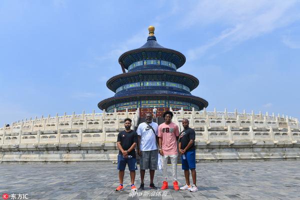 掘金記者：納吉賽後拄拐離開球館 傷情為左（zuǒ）髖關節撞擊綜合征（zhēng）