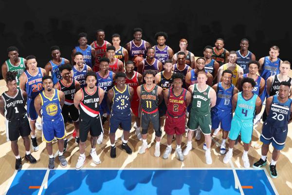 2年前的今天：詹姆斯成為NBA曆史上首位得到40000分的球員