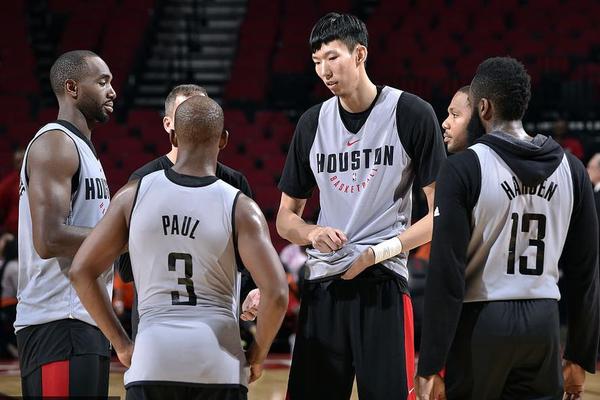 廣東宏（hóng）遠（yuǎn）新外援？身高2米18的NBA落選秀，單場（chǎng）21分23籃板