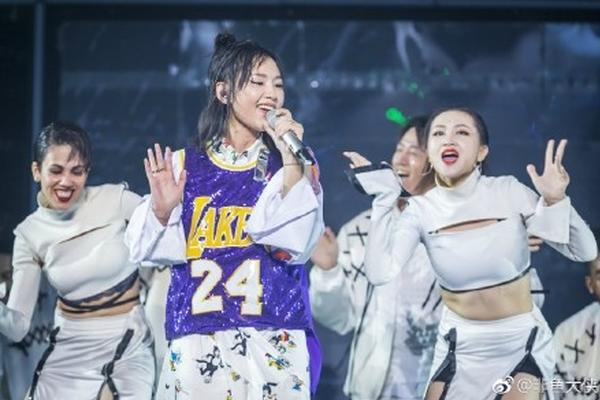 劉文輝、劉湘叔（shū）侄爭雄，事先約法三章：打仗（zhàng）可（kě）以，但不能互下（xià）死手